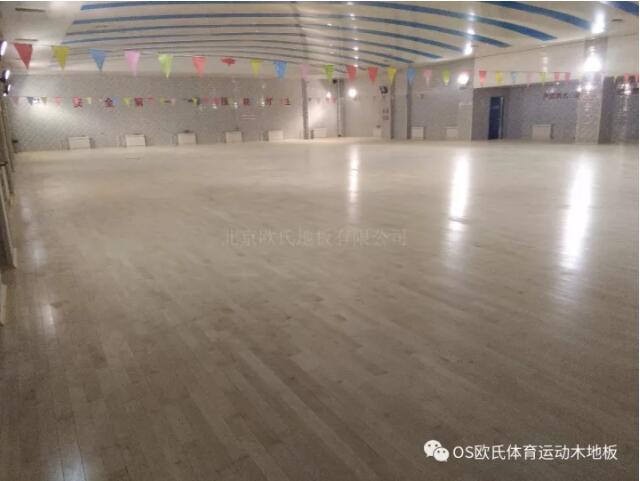 北京师范大学附属二中多功能厅木地板成功案例
